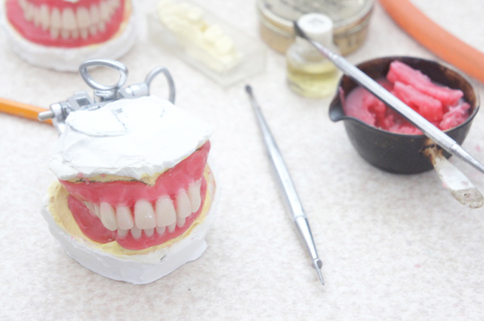 未使用 義歯・上の入れ歯① 目立ちにくい(ノンクラスプ義歯)入れ歯｜さかえ歯科クリニック 神奈川